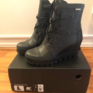 Sorel rain wedge boot